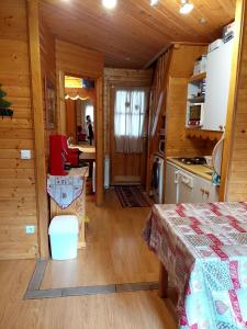 chalet Happy