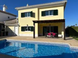 House with private pool near Albufeira - 阿尔坎塔里利亚