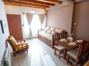 Alojamiento 8 cabañas chico