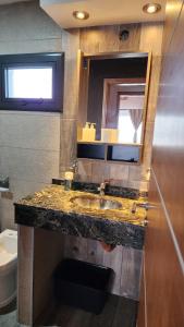 Alojamiento 8 cabañas chico