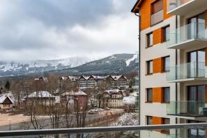 Apartament Black Pearl - klimatyzacja, widok na Śnieżkę, obok aquaparku, blisko do Wang by Apartamenty w Karkonoszach