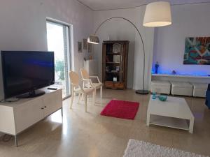 Central 2-Bedroom penthouse