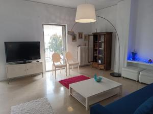 Central 2-Bedroom penthouse