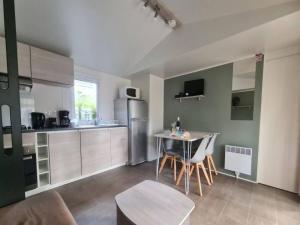 Campings Cosy et chaleureux, 2 ch, 2 sdb pour votre confort, super equipe : photos des chambres