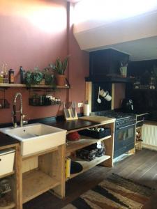 Intermediate house from 1920 near beach, Haarlem en Adam