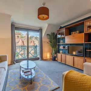 Edinburgh - apartment with balcony and secure garage parking