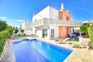 Vila Alfarrobeira by MTPhomes