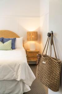 RosieS Cottage - Pet-Friendly Coastal Retreat - Holiday Yamba