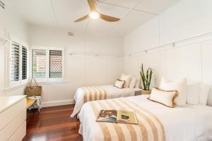 RosieS Cottage - Pet-Friendly Coastal Retreat - Holiday Yamba