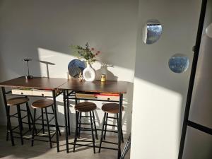 Lit simple -canapé lit dans appt partagé