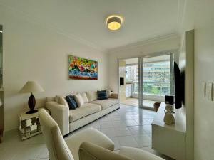 Amplo apto pé na grama em Riviera