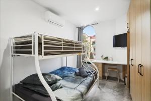 Cozy Stays - Private Rooms in Adelaide CBD with Shared Facilities