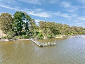 Newlands Waterfront - Lucknow