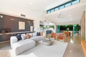 Lily Pad Retreat - A Luxe Poolside Parap Oasis - Fannie Bay