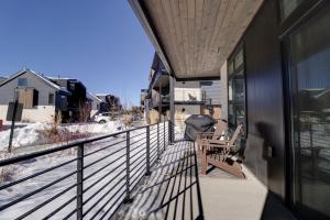 River West 611 condo