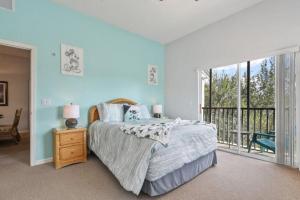 579 - Gorgeous Water View 3 bed Condo with Private Balcony close to Disney