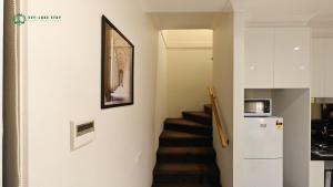 Modern 2-Bedroom Townhouse Near DFO & RMIT