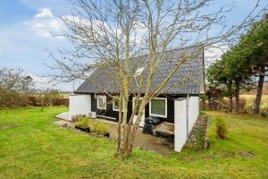 Beautiful And Well-Maintained Two-Level Holiday Home With Several Terraces And Lovely Sea Views Close To The Beach, Forest And The Charming Harbour