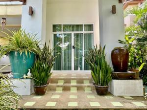 Modern Thai Style Garden Home