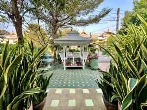 Modern Thai Style Garden Home