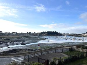 Studio cosy pour 2 pers. avec parking à Perros-Guirec, près de la plage St Guirec - FR-1-368-436