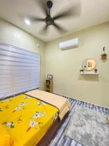 Yellow Retreat House Homestay Batu Gajah - Kampong Batu Dua