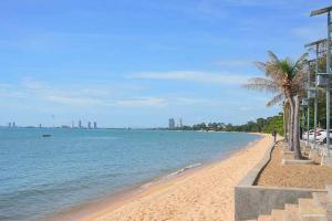 Walk To The Beach Pool Villa Bangsaray