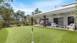 Alkira at The Vintage