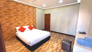 NEW! KG home 3 Bedrooms Free Wi-Fi