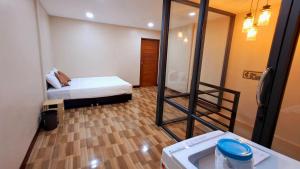 NEW! KG home 3 Bedrooms Free Wi-Fi