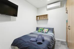 Cozy Stays - Private Rooms in Adelaide CBD with Shared Facilities