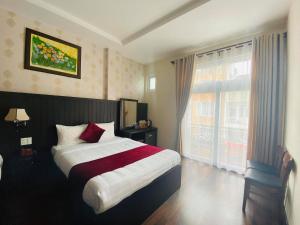 Phòng Giường Queen Tiêu Chuẩn (Queen Deluxe)