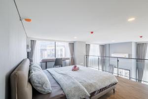 loft 二房可住4人 近jodd夜市 游泳池