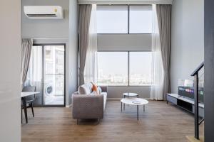 loft 二房可住4人 近jodd夜市 游泳池