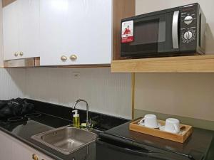 Homefort Twin Bed Suite - Red Residences Makati 1146