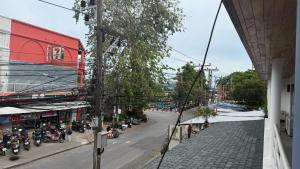 Chalong Paradise Guesthouse