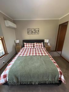 #1 Waddell Studio Apartment