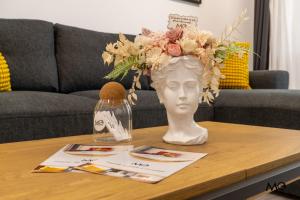 MoHost Zen - Elevated Mountain View Hideaway