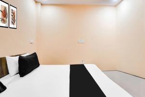 Hotel O RS Guest House