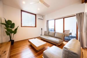 Casa Villa 連歌屋 Wooden detached house in Dazaifu