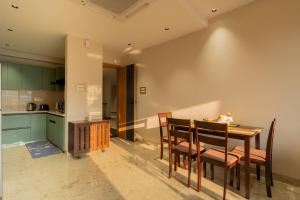 ELIVAAS Kamerios Maris 1BHK Apartment with Jacuzzi