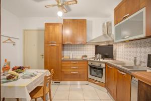 Robert House 50m From The Lake - Happy Rentals