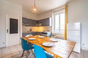 Appartements Grand appartement Reims gare centre 4 chambres : photos des chambres