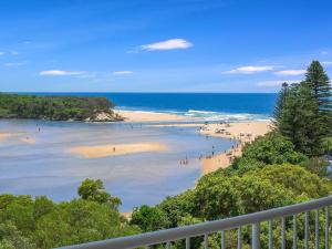 Breathtaking Views Over Currimundi Lake!