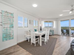 Breathtaking Views Over Currimundi Lake!