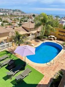 CHALET CON PISCINAS Y VISTAS DE ENSUEÑO - Almuñécar