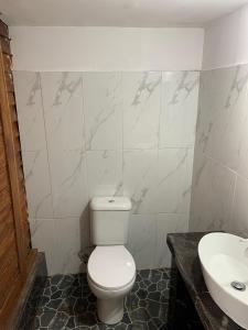 Gili Davidoff Upstairs Budget And Deluxe