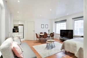 Come in! "Aninkainen" Triplet for 7 people next to Turku bus station!