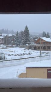 Studio MARMOTTE FONT-ROMEU 4 personnes avec balcon Résidence VAL SOLEIL entièrement rénové en juin 2021 place de PARKING & WIFI gratuit , draps & serviettes de toilettes non inclus, sabanas y toallas no incluidos