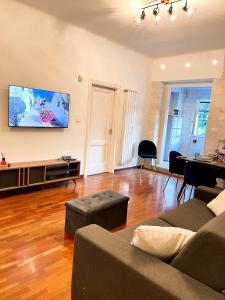 Iaru-Bed Experience House